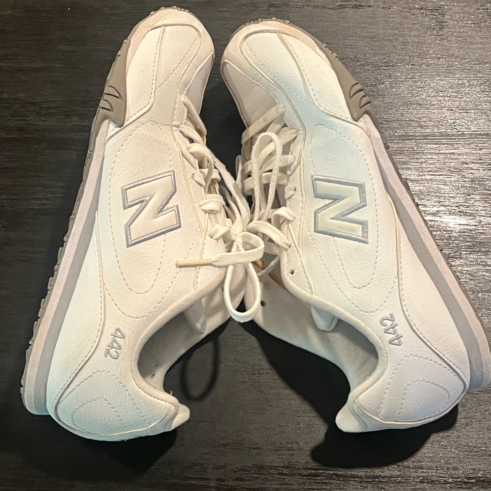 New Balance 442 Women 8.5 Leather Athletic Running Shoes Sneakers
